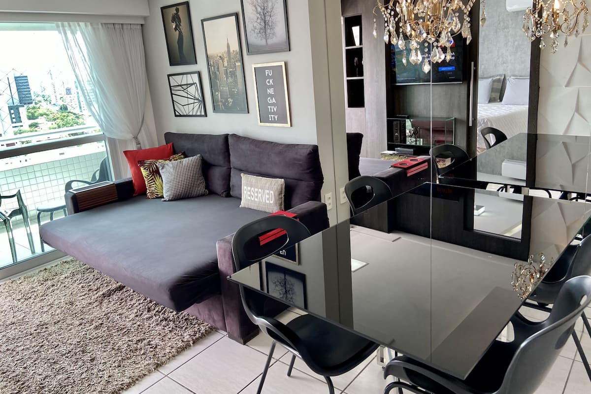 Deluxe Apartment, 2 Bedrooms | Living room | TV, Netflix