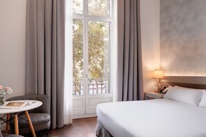 Standard-huone (Exterior) | Untuvapeitot, tallelokero huoneessa, äänieristys, silitysrauta/-lauta