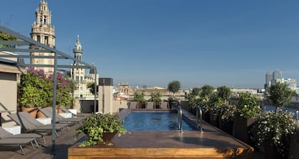 Duquesa Suites Landmark Hotel by Duquessa Hotel Collection