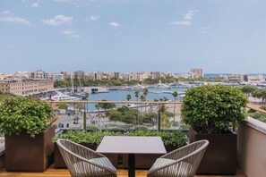 Kahden hengen panoraamahuone, näköala satamaan, valtameren rannalla | Näkymä huoneesta