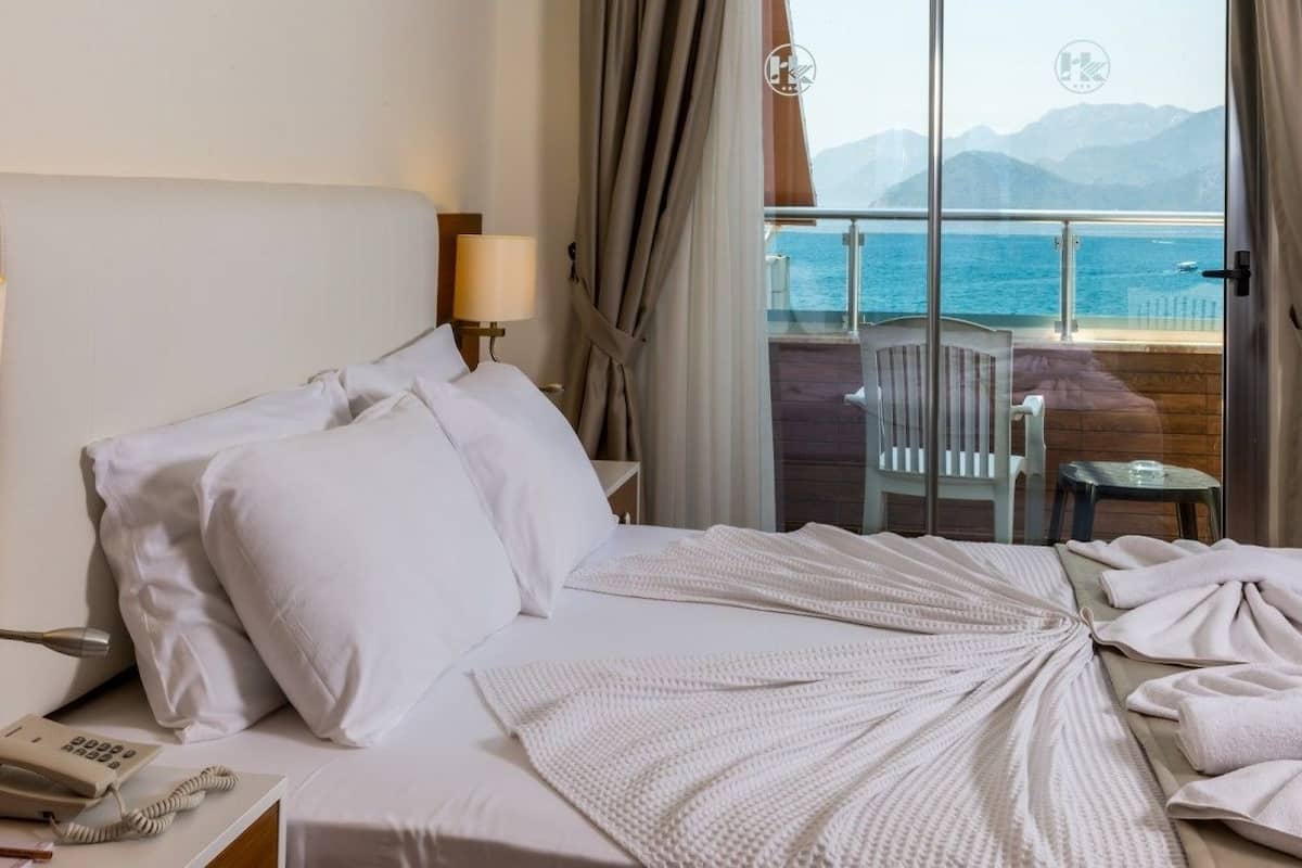 Suite, Sea View | In-room safe, free WiFi