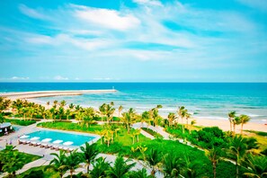 View from room - Marriott Resort Xiangshui Bay (Lingshui)
