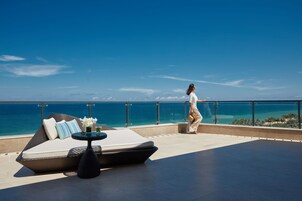 套房, 1 间卧室, 阳台 | 高档床上用品、羽绒被、加厚床垫、免费迷你吧物品