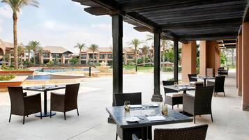 Breakfast, lunch, dinner served; Mediterranean cuisine