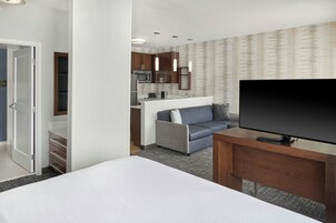 Desk, blackout drapes, iron/ironing board, free WiFi