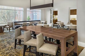 Free daily self-service breakfast  - Residence Inn by Marriott Charlotte Airport (Charlotte)
