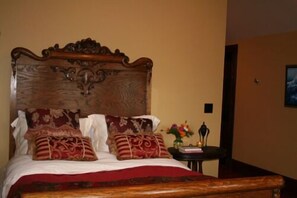 Standardzimmer, 1 Doppelbett, Nichtraucher | Individuell dekoriert, individuell eingerichtet, Bügeleisen/Bügelbrett