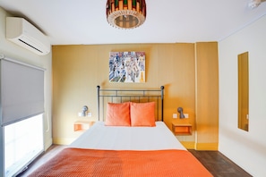 Quarto standard, 1 cama de casal (Shared Bathoom) | 1 quarto, roupas de cama premium, escrivaninha