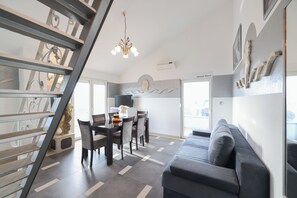 Deluxe-Apartment, 2 Schlafzimmer | Wohnbereich