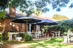 Free daily English breakfast - Gerald's Gift Guest House (Addo)