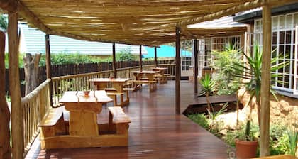 Flintstones Guest House Fourways