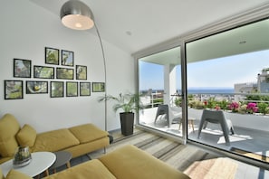 Televisión de pantalla plana, reproductor de DVD