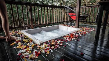 Comfort Cottage, 1 Bedroom | Jetted tub