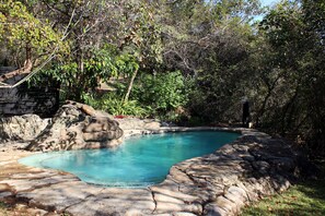 Outdoor pool - Thulamela Bed and Breakfast (Mbombela)