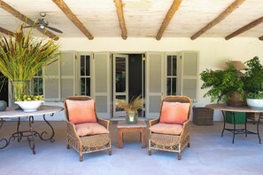 Deluxe Double Room | Terrace/patio - Langhuis Graaff Reinet (Graaff-Reinet)