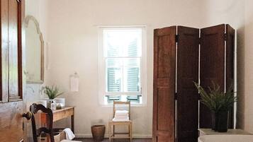 Deluxe Double Room | Bathroom