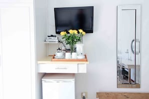 Room 2 | Baño | Regadera, amenidades de baño gratuitas, secadora de cabello, toallas