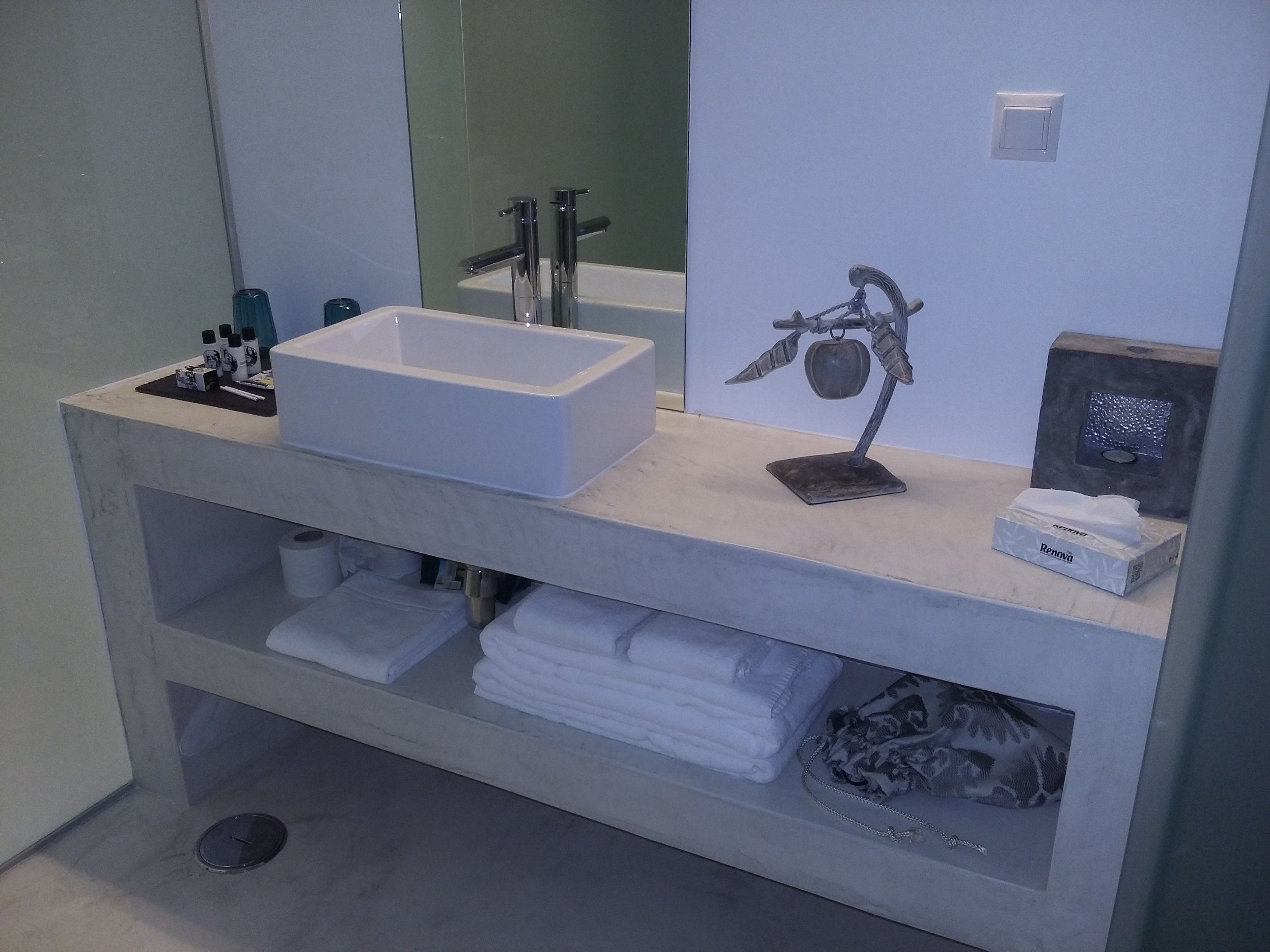 apartment, 1 bedroom (bairro alto) | bathroom sink
