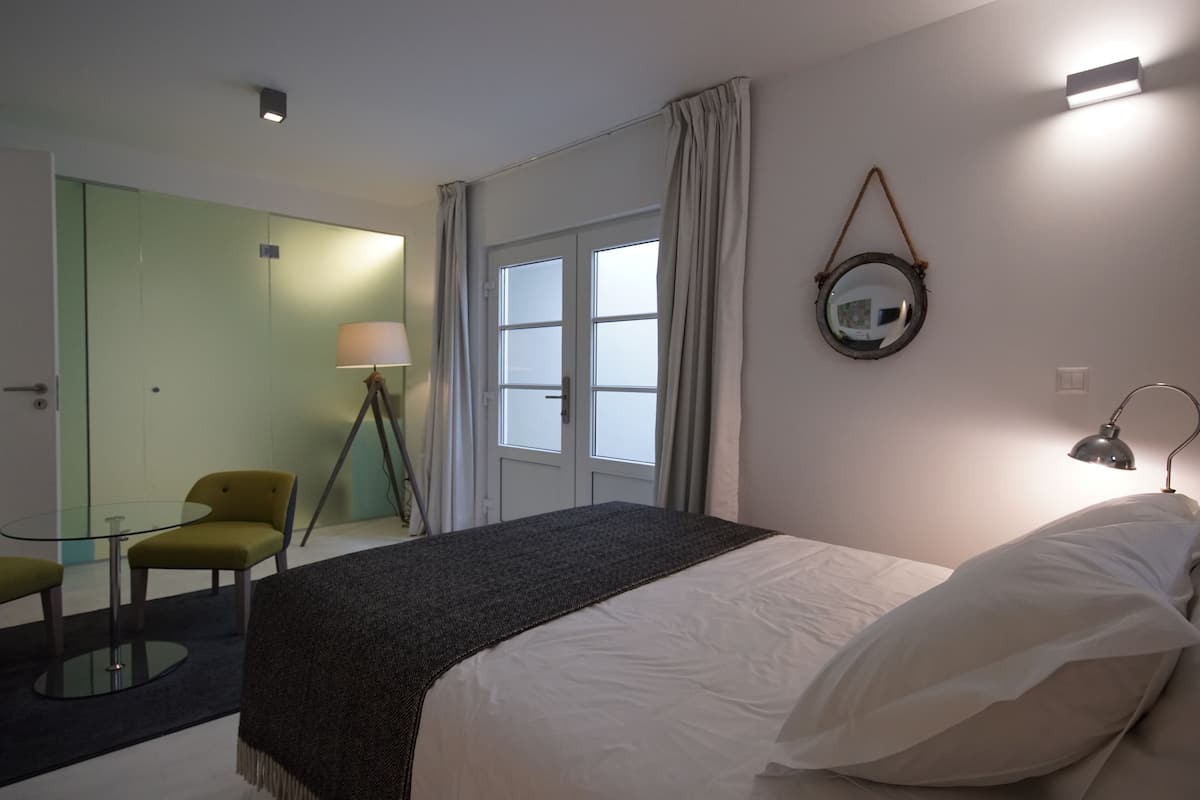 Apartemen, 1 kamar tidur (Bairro Alto) | 1 kamar tidur, seprai premium, selimut bulu angsa, dan minibar