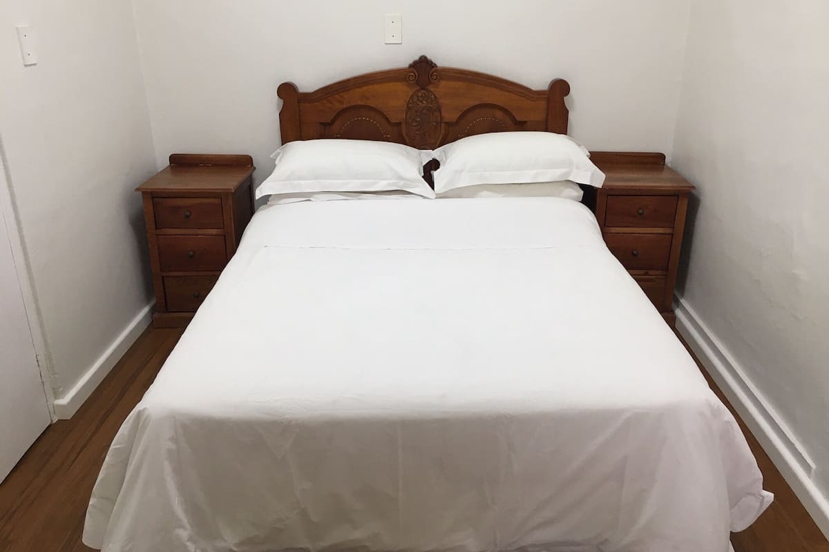 Room 6 Double Bed | 1 quarto, roupas de cama premium