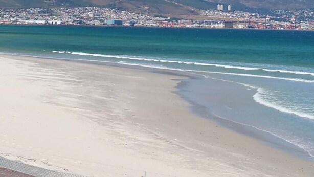 Beach - Flintstones Guest House Cape Town (Cape Town)