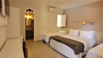 Superior Room | Pillowtop beds, minibar, iron/ironing board, bed sheets