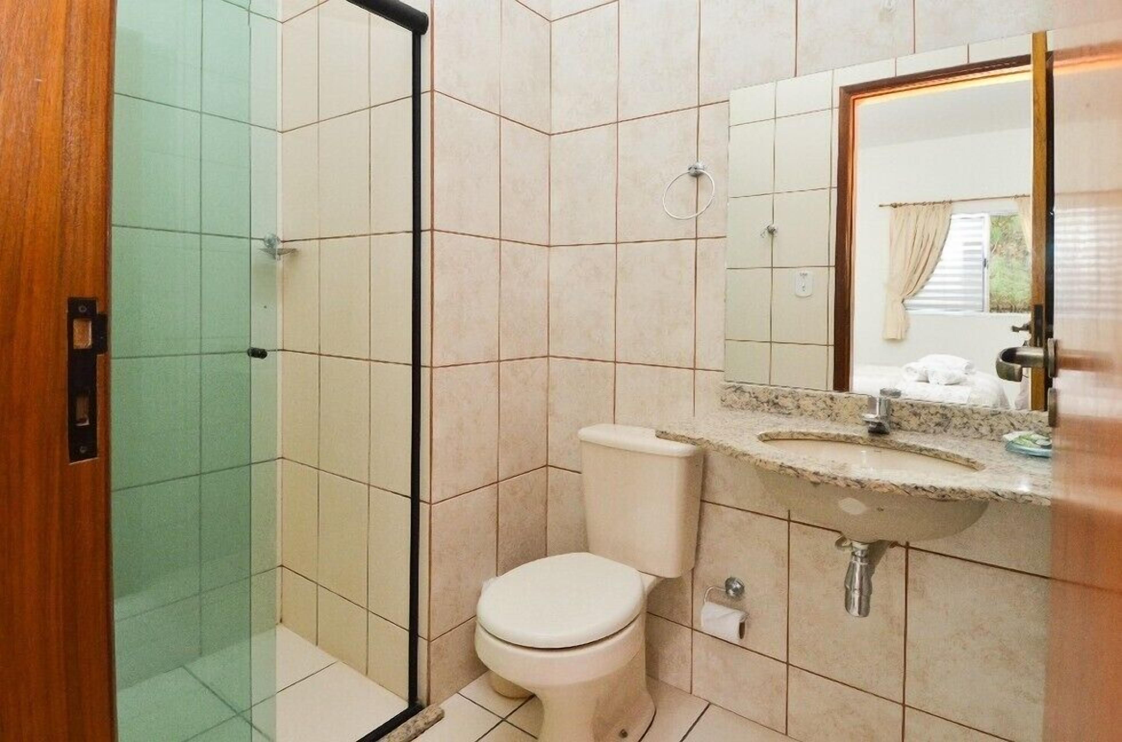 room (master) | bathroom | shower, hair dryer