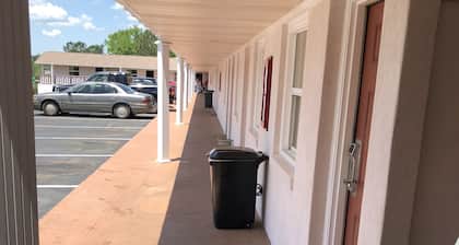 Budget Inn