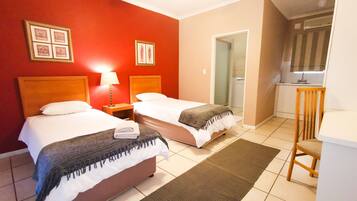 Twin Rooms Self Catering  | Desk, free WiFi, bed sheets