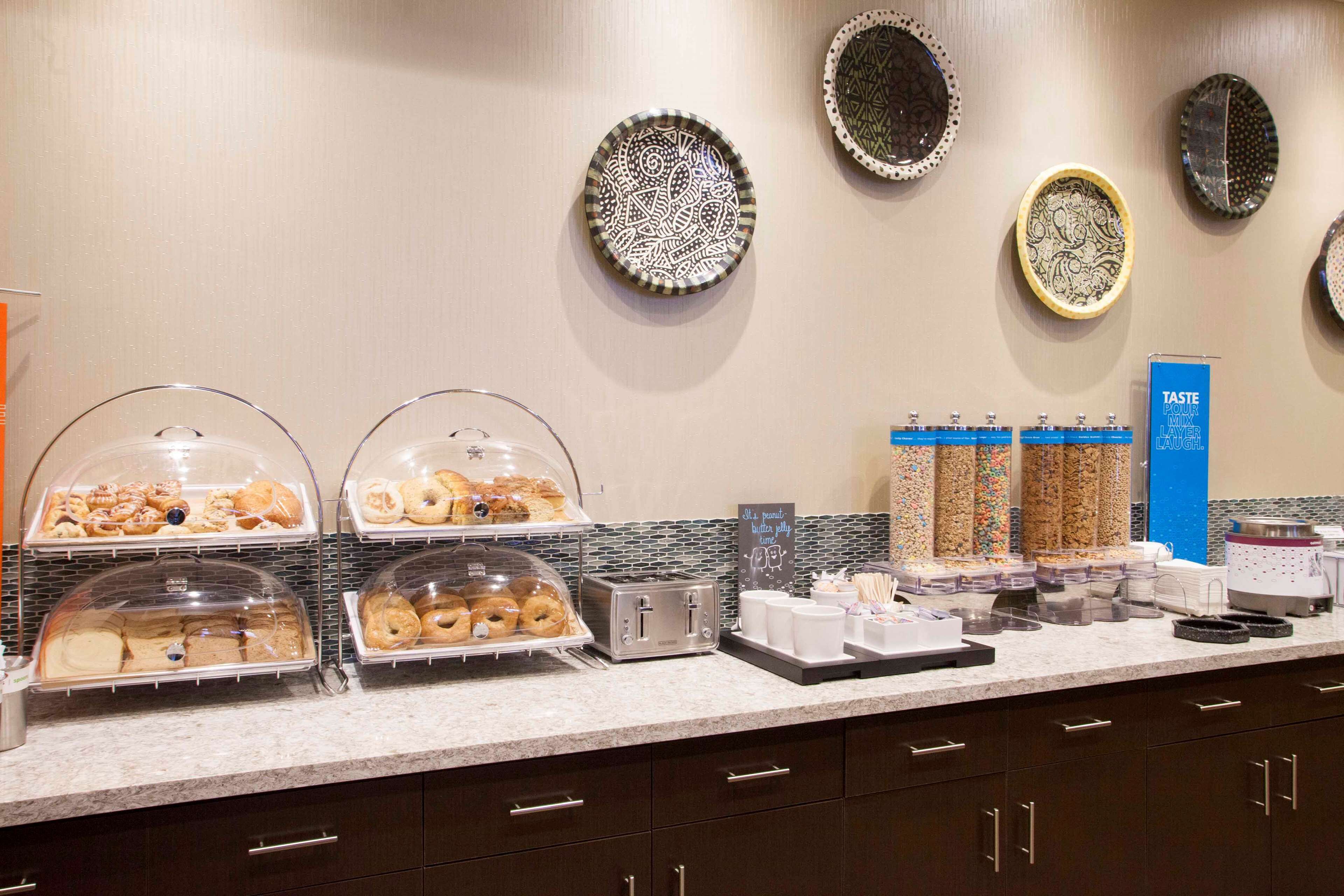 free daily continental breakfast