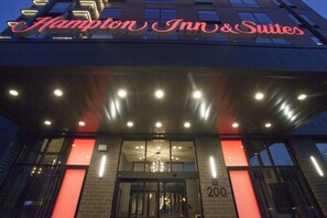 Exterior - Hampton Inn & Suites Downtown St. Paul (St. Paul)