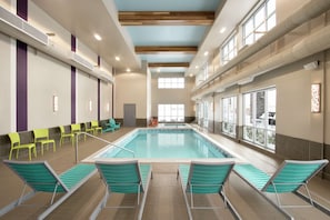 Indoor pool, pool loungers
