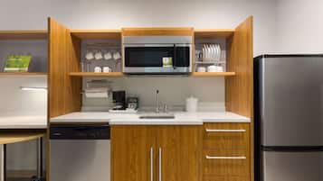 Fridge, microwave, dishwasher, coffee/tea maker