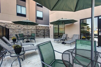Hampton Inn & Suites Wichita/Airport