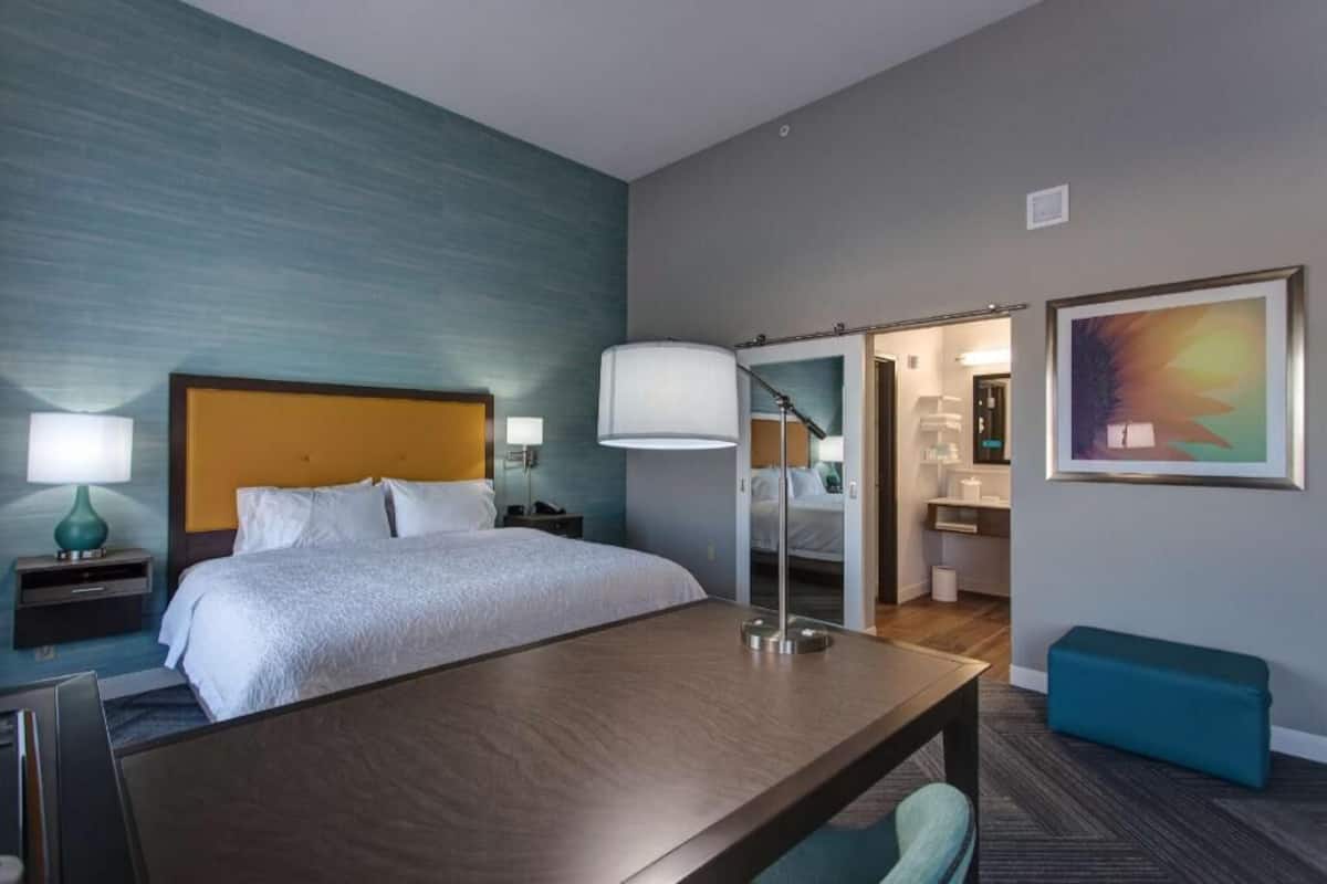 In-room safe, free WiFi, bed sheets