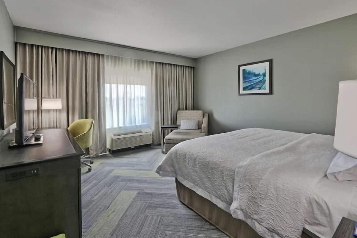 In-room safe, free cribs/infant beds, free WiFi, bed sheets