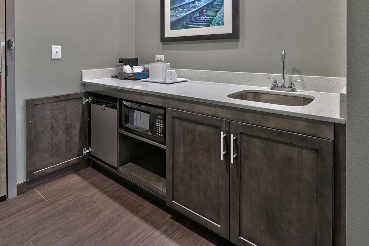 fridge, microwave, coffee/tea maker