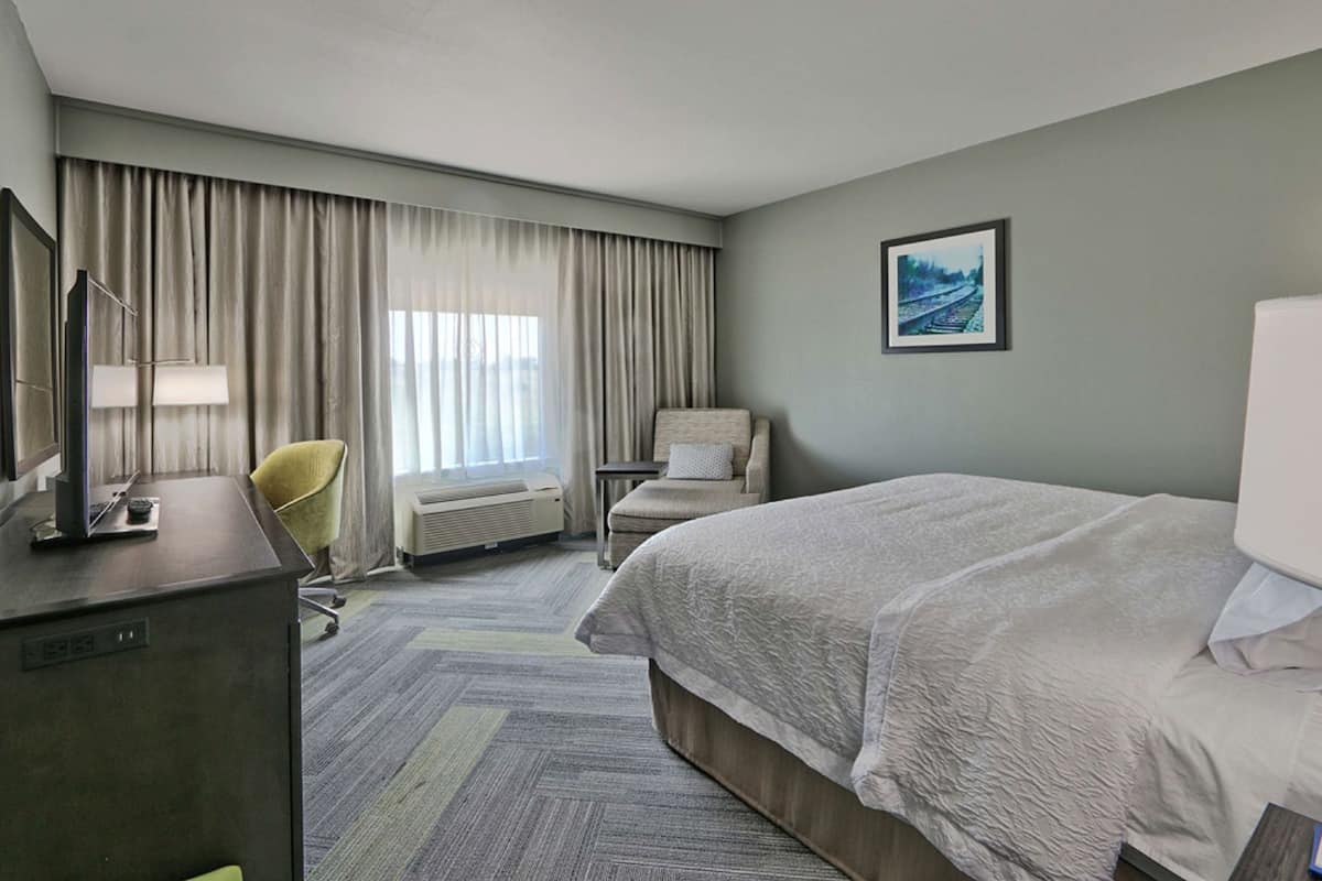 In-room safe, free cribs/infant beds, free WiFi, bed sheets