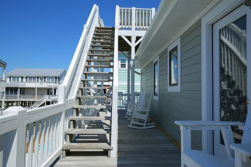 Holden Jeanie 4 Bedroom Home by RedAwning