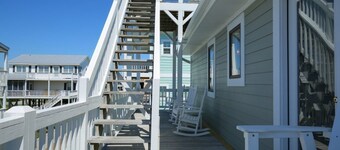 Holden Jeanie 4 Bedroom Home by RedAwning