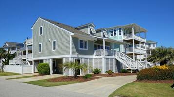 House, 4 Bedrooms | Front of property