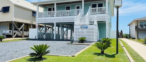 House, 4 Bedrooms | Exterior