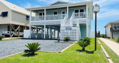 Holden R Breath 4 Bedroom Home by RedAwning