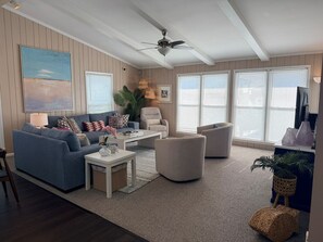 House, 3 Bedrooms | Living area