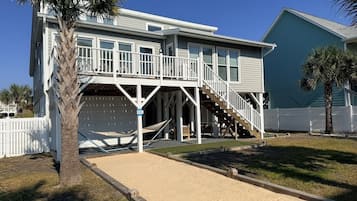 House, 3 Bedrooms | Exterior