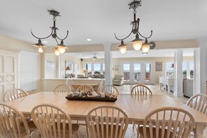 Casa, varias habitaciones | Restaurantes