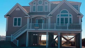 House, 4 Bedrooms | Exterior