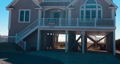 License To Chill 4 Bedroom Home by RedAwning
