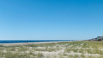 House, 4 Bedrooms | Beach