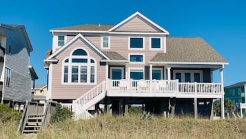 House, 4 Bedrooms | Exterior